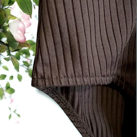 H&M Soft Comfortable Ribbed V-neck Long Sleeve Brown Bodysuit, Small - Picture 4 of 10